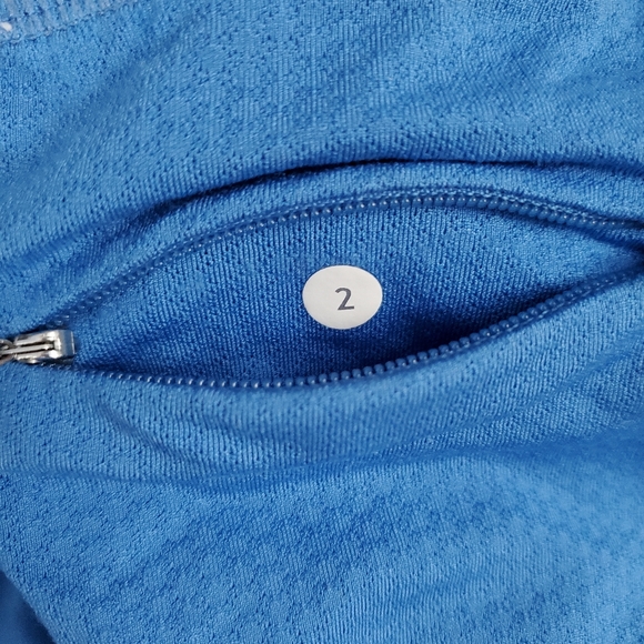 Lululemon shorts size 2 - Picture 2 of 4